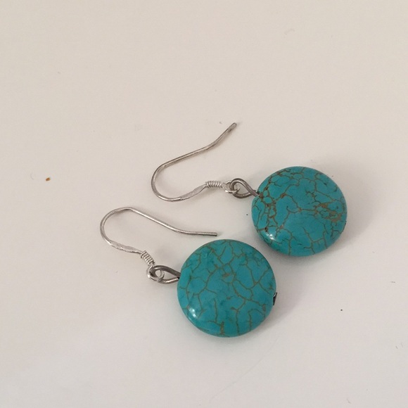 Turquoise and mother of pearl 3-strand necklace - Picture 4 of 4